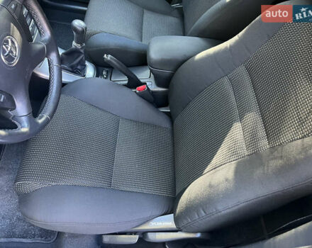Серый Тойота Авенсис, объемом двигателя 1.8 л и пробегом 203 тыс. км за 7250 $, фото 6 на Automoto.ua