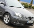 Серый Тойота Авенсис, объемом двигателя 2 л и пробегом 300 тыс. км за 8500 $, фото 1 на Automoto.ua