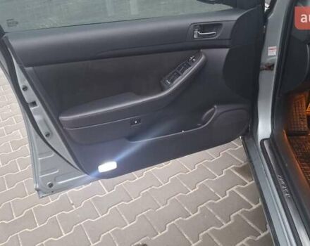 Серый Тойота Авенсис, объемом двигателя 2 л и пробегом 305 тыс. км за 6900 $, фото 4 на Automoto.ua