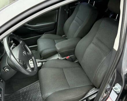 Серый Тойота Авенсис, объемом двигателя 2 л и пробегом 194 тыс. км за 7800 $, фото 84 на Automoto.ua