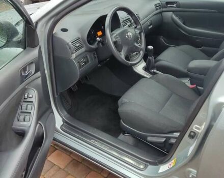 Серый Тойота Авенсис, объемом двигателя 1.8 л и пробегом 205 тыс. км за 7650 $, фото 18 на Automoto.ua