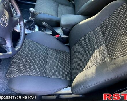 Серый Тойота Авенсис, объемом двигателя 1.8 л и пробегом 203 тыс. км за 7250 $, фото 8 на Automoto.ua