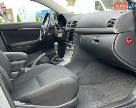 Сірий Тойота Авенсіс, об'ємом двигуна 1.8 л та пробігом 233 тис. км за 7700 $, фото 50 на Automoto.ua