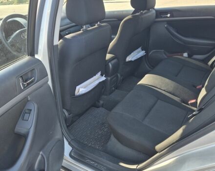 Серый Тойота Авенсис, объемом двигателя 2 л и пробегом 259 тыс. км за 7500 $, фото 9 на Automoto.ua