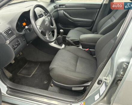 Серый Тойота Авенсис, объемом двигателя 1.79 л и пробегом 210 тыс. км за 7300 $, фото 8 на Automoto.ua