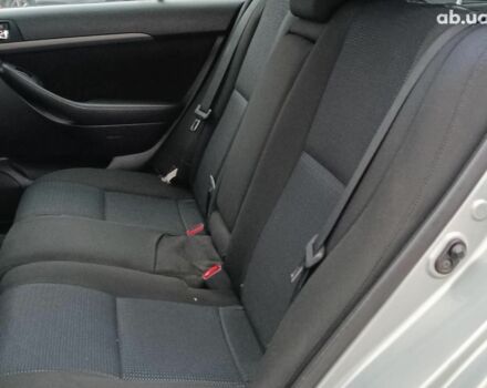 Серый Тойота Авенсис, объемом двигателя 2 л и пробегом 353 тыс. км за 6450 $, фото 44 на Automoto.ua