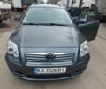 Серый Тойота Авенсис, объемом двигателя 2.2 л и пробегом 420 тыс. км за 6932 $, фото 1 на Automoto.ua
