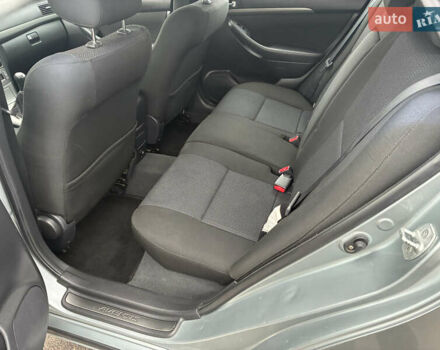 Серый Тойота Авенсис, объемом двигателя 1.79 л и пробегом 210 тыс. км за 7300 $, фото 11 на Automoto.ua