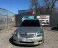 Серый Тойота Авенсис, объемом двигателя 2 л и пробегом 302 тыс. км за 6300 $, фото 1 на Automoto.ua