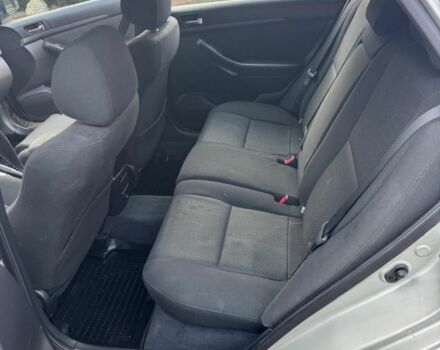Сірий Тойота Авенсіс, об'ємом двигуна 2 л та пробігом 280 тис. км за 3500 $, фото 7 на Automoto.ua