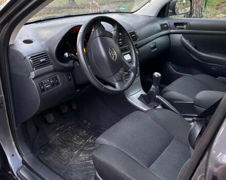 Серый Тойота Авенсис, объемом двигателя 1.79 л и пробегом 218 тыс. км за 7000 $, фото 17 на Automoto.ua