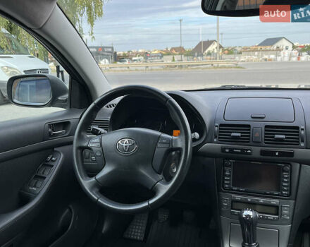 Сірий Тойота Авенсіс, об'ємом двигуна 1.8 л та пробігом 233 тис. км за 7700 $, фото 27 на Automoto.ua