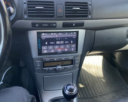 Серый Тойота Авенсис, объемом двигателя 2 л и пробегом 260 тыс. км за 6500 $, фото 16 на Automoto.ua