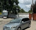 Серый Тойота Авенсис, объемом двигателя 2 л и пробегом 320 тыс. км за 5300 $, фото 1 на Automoto.ua