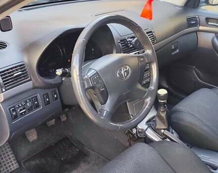 Сірий Тойота Авенсіс, об'ємом двигуна 2 л та пробігом 350 тис. км за 6500 $, фото 9 на Automoto.ua