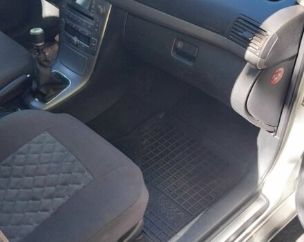 Серый Тойота Авенсис, объемом двигателя 2.2 л и пробегом 300 тыс. км за 6200 $, фото 4 на Automoto.ua