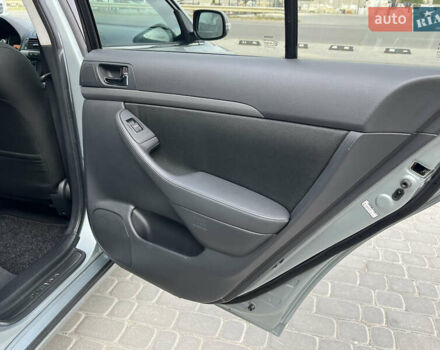 Сірий Тойота Авенсіс, об'ємом двигуна 1.8 л та пробігом 233 тис. км за 7700 $, фото 42 на Automoto.ua