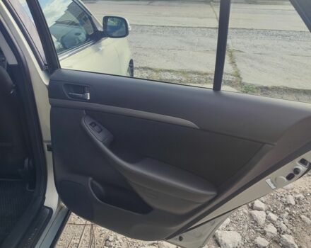 Серый Тойота Авенсис, объемом двигателя 2 л и пробегом 325 тыс. км за 5700 $, фото 11 на Automoto.ua