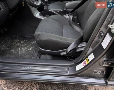 Серый Тойота Авенсис, объемом двигателя 1.79 л и пробегом 218 тыс. км за 7000 $, фото 16 на Automoto.ua