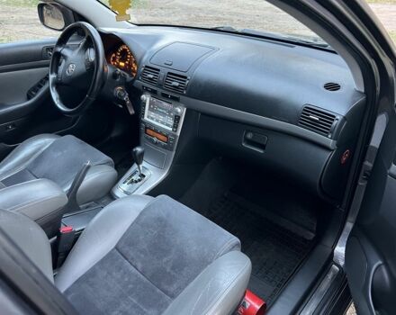 Серый Тойота Авенсис, объемом двигателя 1.8 л и пробегом 315 тыс. км за 5900 $, фото 19 на Automoto.ua