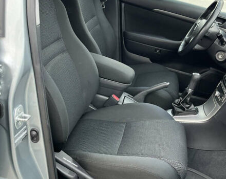 Сірий Тойота Авенсіс, об'ємом двигуна 1.8 л та пробігом 233 тис. км за 7700 $, фото 44 на Automoto.ua