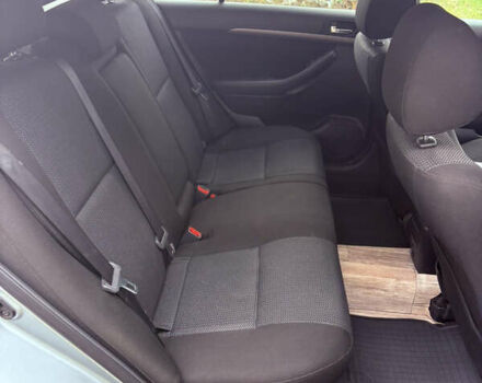 Серый Тойота Авенсис, объемом двигателя 2.2 л и пробегом 229 тыс. км за 6200 $, фото 10 на Automoto.ua