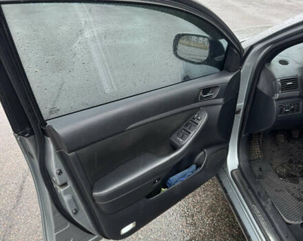 Серый Тойота Авенсис, объемом двигателя 2.2 л и пробегом 367 тыс. км за 6800 $, фото 11 на Automoto.ua