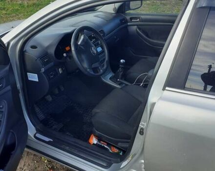 Серый Тойота Авенсис, объемом двигателя 2.2 л и пробегом 300 тыс. км за 5800 $, фото 19 на Automoto.ua