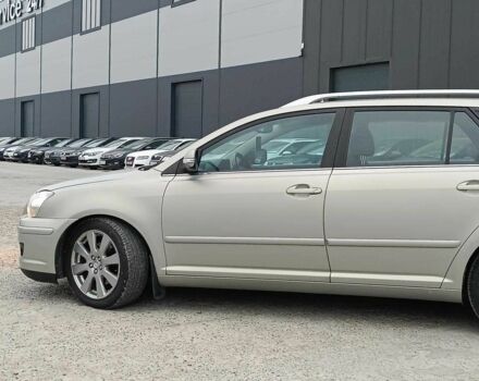 Серый Тойота Авенсис, объемом двигателя 2 л и пробегом 353 тыс. км за 6450 $, фото 3 на Automoto.ua