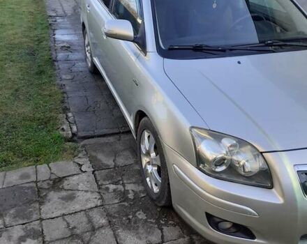 Серый Тойота Авенсис, объемом двигателя 2.2 л и пробегом 300 тыс. км за 5800 $, фото 2 на Automoto.ua