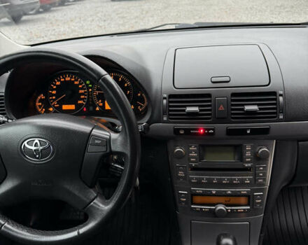 Серый Тойота Авенсис, объемом двигателя 2 л и пробегом 194 тыс. км за 7800 $, фото 101 на Automoto.ua