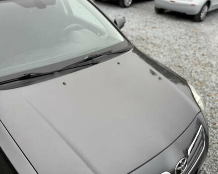 Серый Тойота Авенсис, объемом двигателя 2 л и пробегом 194 тыс. км за 7800 $, фото 49 на Automoto.ua