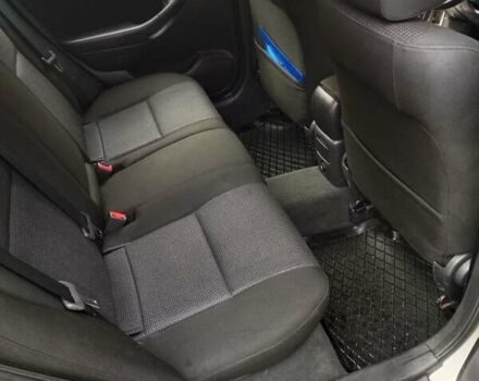 Серый Тойота Авенсис, объемом двигателя 2 л и пробегом 285 тыс. км за 6200 $, фото 5 на Automoto.ua