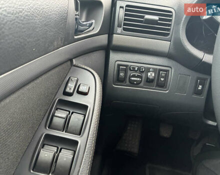Серый Тойота Авенсис, объемом двигателя 1.79 л и пробегом 210 тыс. км за 7300 $, фото 7 на Automoto.ua