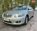 Сірий Тойота Авенсіс, об'ємом двигуна 2 л та пробігом 274 тис. км за 6699 $, фото 1 на Automoto.ua
