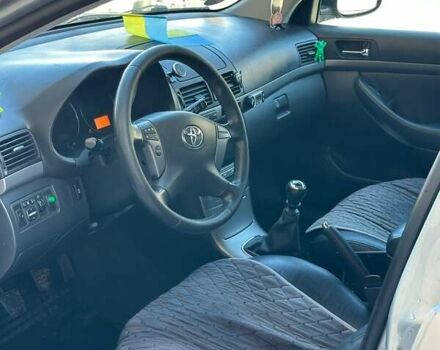 Серый Тойота Авенсис, объемом двигателя 2.23 л и пробегом 258 тыс. км за 6600 $, фото 8 на Automoto.ua