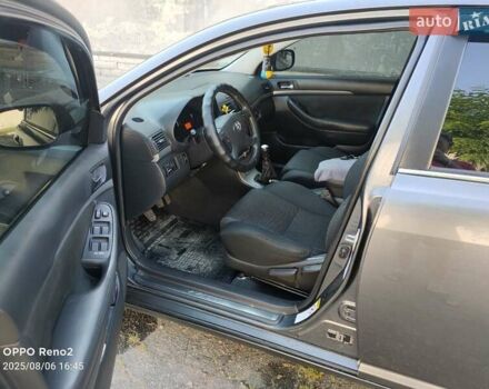 Серый Тойота Авенсис, объемом двигателя 2 л и пробегом 297 тыс. км за 6000 $, фото 6 на Automoto.ua