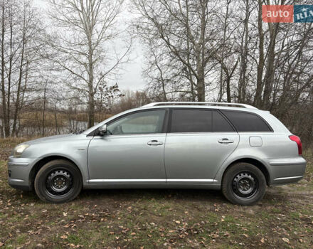 Серый Тойота Авенсис, объемом двигателя 2.2 л и пробегом 229 тыс. км за 6200 $, фото 2 на Automoto.ua