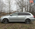 Серый Тойота Авенсис, объемом двигателя 2.2 л и пробегом 229 тыс. км за 6200 $, фото 2 на Automoto.ua