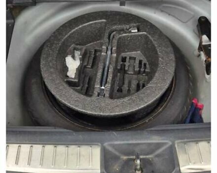 Серый Тойота Авенсис, объемом двигателя 2 л и пробегом 310 тыс. км за 6300 $, фото 5 на Automoto.ua