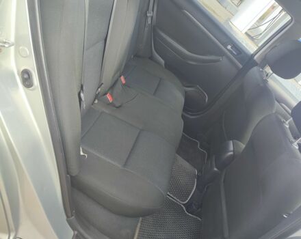 Серый Тойота Авенсис, объемом двигателя 2 л и пробегом 325 тыс. км за 5700 $, фото 12 на Automoto.ua