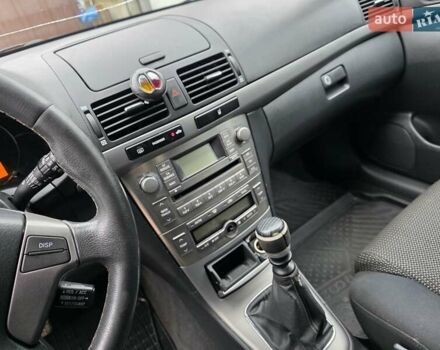 Серый Тойота Авенсис, объемом двигателя 2.2 л и пробегом 340 тыс. км за 3999 $, фото 18 на Automoto.ua