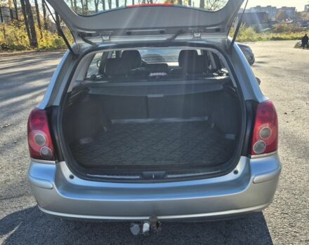 Серый Тойота Авенсис, объемом двигателя 2 л и пробегом 259 тыс. км за 7500 $, фото 11 на Automoto.ua