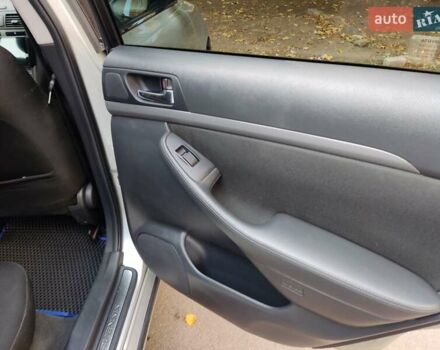 Серый Тойота Авенсис, объемом двигателя 2.01 л и пробегом 310 тыс. км за 7800 $, фото 9 на Automoto.ua