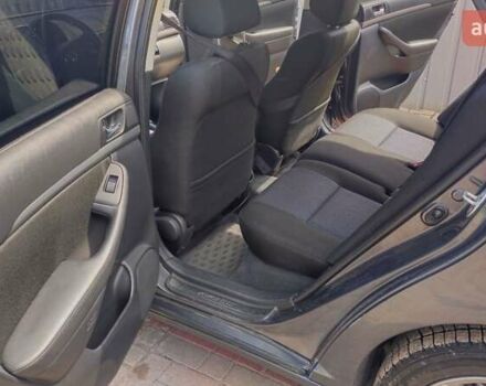 Сірий Тойота Авенсіс, об'ємом двигуна 2 л та пробігом 300 тис. км за 7900 $, фото 1 на Automoto.ua