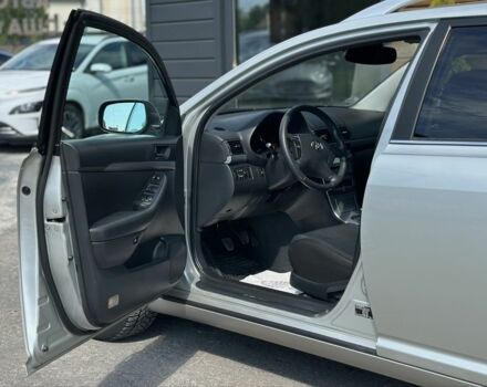 Сірий Тойота Авенсіс, об'ємом двигуна 2.2 л та пробігом 195 тис. км за 7700 $, фото 10 на Automoto.ua