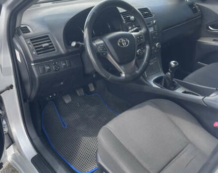 Серый Тойота Авенсис, объемом двигателя 2 л и пробегом 230 тыс. км за 7800 $, фото 18 на Automoto.ua