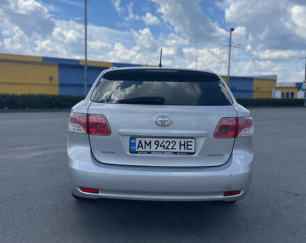 Серый Тойота Авенсис, объемом двигателя 2 л и пробегом 230 тыс. км за 7800 $, фото 4 на Automoto.ua