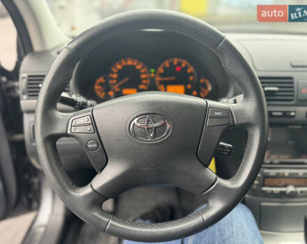 Серый Тойота Авенсис, объемом двигателя 2 л и пробегом 206 тыс. км за 7500 $, фото 9 на Automoto.ua