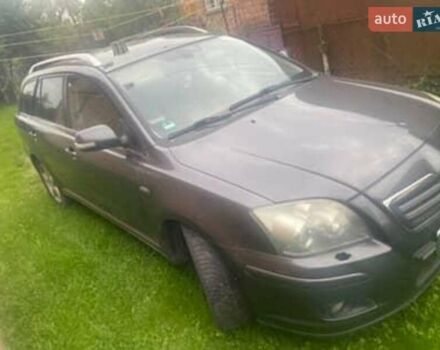 Серый Тойота Авенсис, объемом двигателя 2.2 л и пробегом 244 тыс. км за 7489 $, фото 4 на Automoto.ua